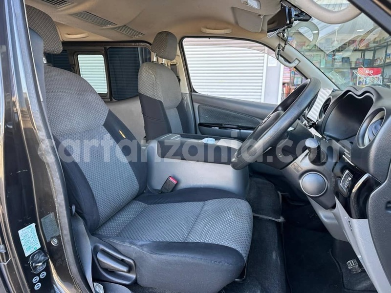 Big with watermark nissan caravan dar es salaam dar es salaam 31929