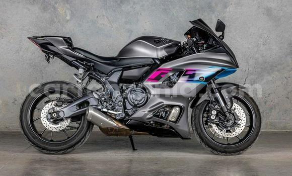 Nunua Ilio tumika Yamaha YZF Nyeusi Bike ndani ya Dar es Salaam nchini Dar es Salaam