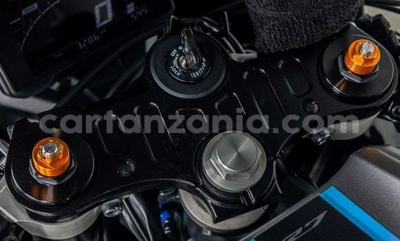 Nunua Ilio tumika Yamaha YZF Nyeusi Bike ndani ya Dar es Salaam nchini Dar es Salaam Nunua Ilio tumika Yamaha YZF Nyeusi Bike ndani ya Dar es Salaam nchini Dar es Salaam