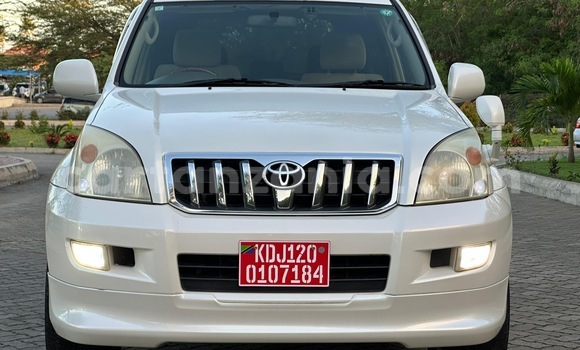 Buy Import Toyota Land Cruiser Prado White Car in Dar es Salaam in Dar es Salaam Buy Import Toyota Land Cruiser Prado White Car in Dar es Salaam in Dar es Salaam