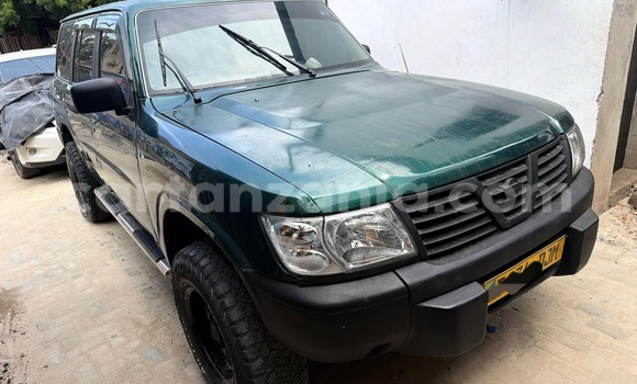 Nunua Ilio tumika Nissan Safari Nyingine Gari ndani ya Dar es Salaam nchini Dar es Salaam
