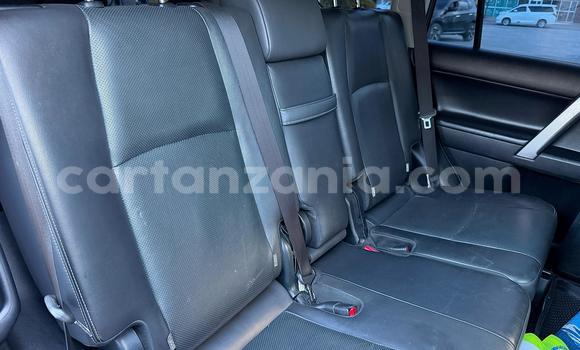 Nunua Ilio tumika Toyota Land Cruiser Nyeusi Gari ndani ya Dar es Salaam nchini Dar es Salaam Nunua Ilio tumika Toyota Land Cruiser Nyeusi Gari ndani ya Dar es Salaam nchini Dar es Salaam