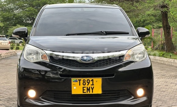 Nunua Ilio tumika Subaru Trezia Nyeusi Gari ndani ya Dar es Salaam nchini Dar es Salaam
