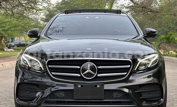 Nunua Imported Mercedes‒Benz E–Class Nyeusi Gari ndani ya Dar es Salaam nchini Dar es Salaam Nunua Imported Mercedes‒Benz E–Class Nyeusi Gari ndani ya Dar es Salaam nchini Dar es Salaam
