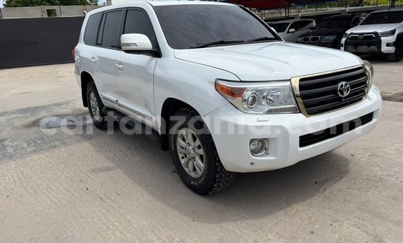Buy Used Toyota Land Cruiser White Car in Dar es Salaam in Dar es Salaam Buy Used Toyota Land Cruiser White Car in Dar es Salaam in Dar es Salaam