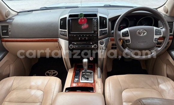 Buy Used Toyota Land Cruiser White Car in Dar es Salaam in Dar es Salaam Buy Used Toyota Land Cruiser White Car in Dar es Salaam in Dar es Salaam