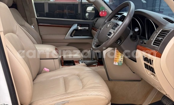 Buy Used Toyota Land Cruiser White Car in Dar es Salaam in Dar es Salaam Buy Used Toyota Land Cruiser White Car in Dar es Salaam in Dar es Salaam