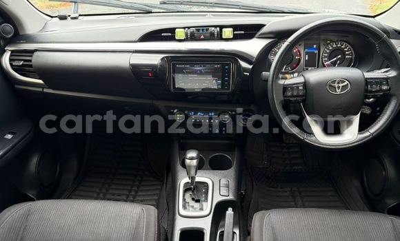 Nunua Ilio tumika Toyota Hilux Nyeusi Gari ndani ya Dar es Salaam nchini Dar es Salaam Nunua Ilio tumika Toyota Hilux Nyeusi Gari ndani ya Dar es Salaam nchini Dar es Salaam