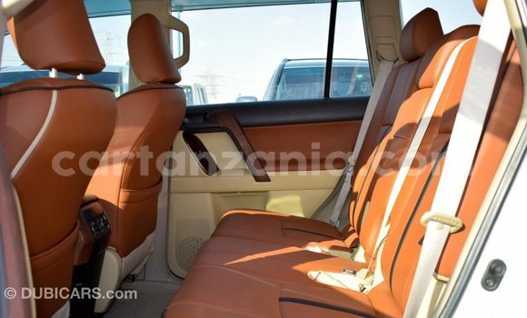 Nunua Imported Toyota Prado Nyeupe Gari ndani ya Import - Dubai nchini Arusha Nunua Imported Toyota Prado Nyeupe Gari ndani ya Import - Dubai nchini Arusha