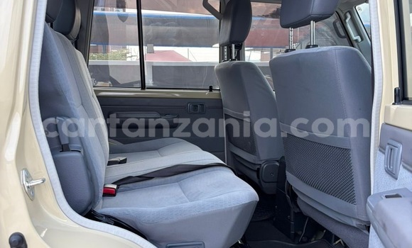 Buy Import Toyota Land Cruiser Other Car in Dar es Salaam in Dar es Salaam Buy Import Toyota Land Cruiser Other Car in Dar es Salaam in Dar es Salaam