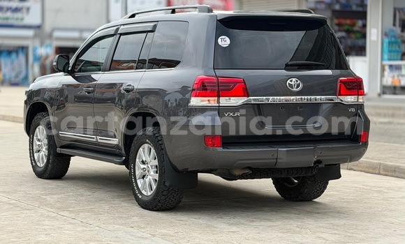 Buy Import Toyota Land Cruiser Other Car in Dar es Salaam in Dar es Salaam Buy Import Toyota Land Cruiser Other Car in Dar es Salaam in Dar es Salaam