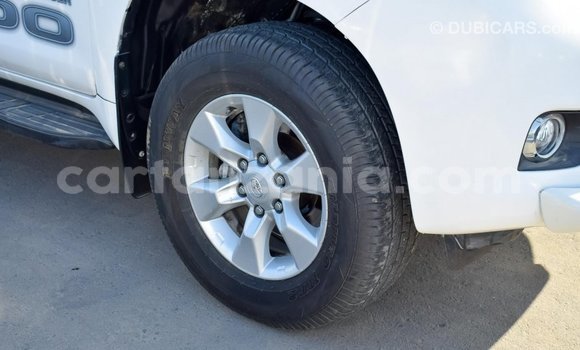 Nunua Imported Toyota Prado Nyeupe Gari ndani ya Import - Dubai nchini Arusha Nunua Imported Toyota Prado Nyeupe Gari ndani ya Import - Dubai nchini Arusha