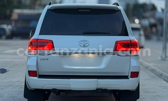 Buy Import Toyota Land Cruiser White Car in Dar es Salaam in Dar es Salaam Buy Import Toyota Land Cruiser White Car in Dar es Salaam in Dar es Salaam