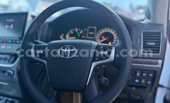 Buy Import Toyota Land Cruiser White Car in Dar es Salaam in Dar es Salaam Buy Import Toyota Land Cruiser White Car in Dar es Salaam in Dar es Salaam