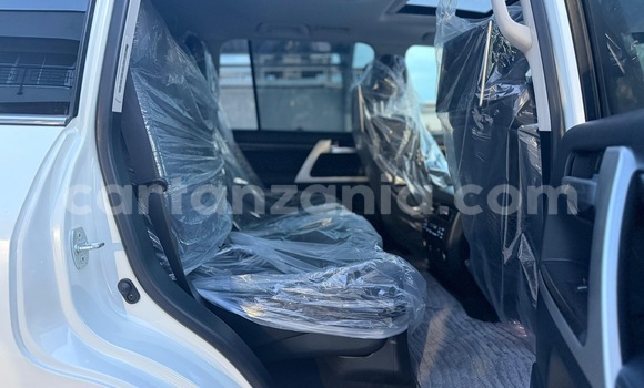 Buy Import Toyota Land Cruiser White Car in Dar es Salaam in Dar es Salaam Buy Import Toyota Land Cruiser White Car in Dar es Salaam in Dar es Salaam