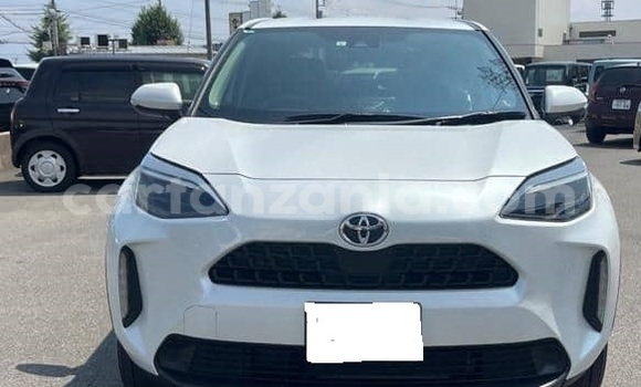 Buy Used Toyota Yaris White Car in Dar es Salaam in Dar es Salaam