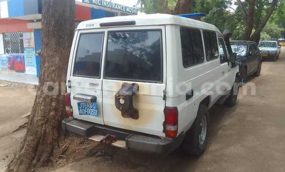 Buy Used Toyota Land Cruiser White Car in Moshi Municipal in Kilimanjaro Buy Used Toyota Land Cruiser White Car in Moshi Municipal in Kilimanjaro