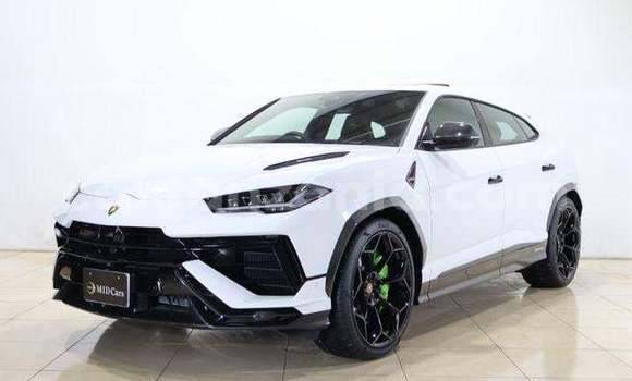 Nunua Imported Lamborghini Urus Nyeupe Gari ndani ya Kahama nchini Shinyanga
