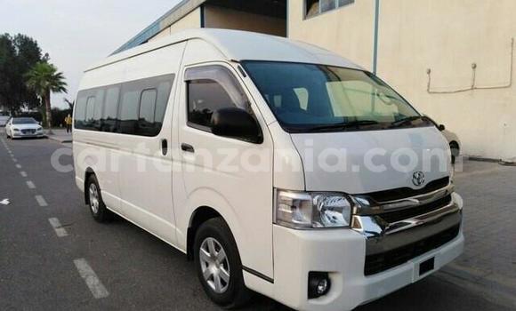 Nunua Ilio tumika Toyota Hiace Nyeupe Gari ndani ya Dar es Salaam nchini Dar es Salaam Nunua Ilio tumika Toyota Hiace Nyeupe Gari ndani ya Dar es Salaam nchini Dar es Salaam