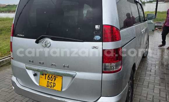 Nunua Ilio tumika Toyota Noah Fedha Gari ndani ya Dar es Salaam nchini Dar es Salaam Nunua Ilio tumika Toyota Noah Fedha Gari ndani ya Dar es Salaam nchini Dar es Salaam