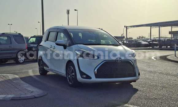 Buy Import Toyota Sienta White Car in Import - Dubai in Arusha