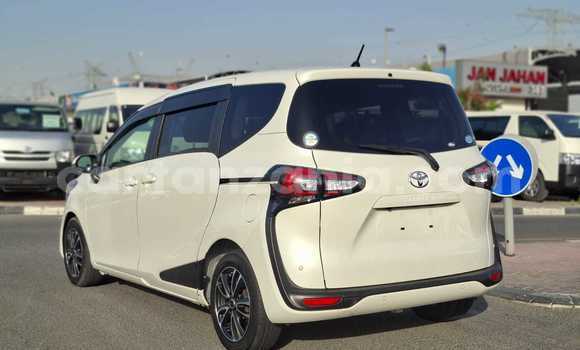 Buy Import Toyota Sienta White Car in Import - Dubai in Arusha Buy Import Toyota Sienta White Car in Import - Dubai in Arusha