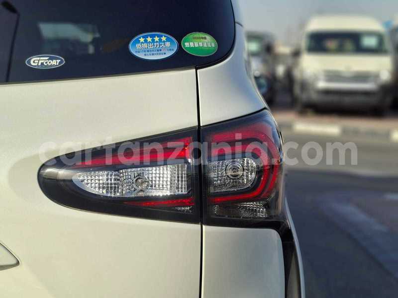 Big with watermark toyota sienta arusha import dubai 32024