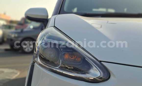 Buy Import Toyota Sienta White Car in Import - Dubai in Arusha Buy Import Toyota Sienta White Car in Import - Dubai in Arusha