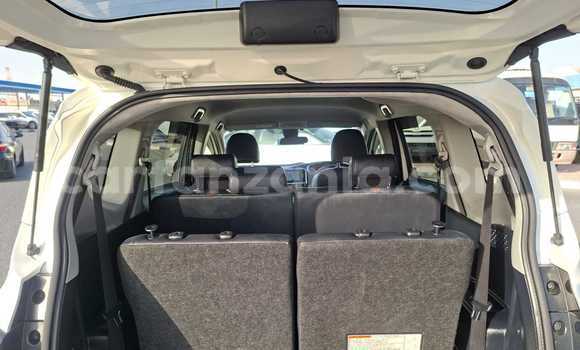 Buy Import Toyota Sienta White Car in Import - Dubai in Arusha Buy Import Toyota Sienta White Car in Import - Dubai in Arusha