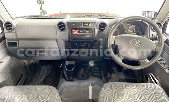 Buy Import Toyota Land Cruiser Silver Car in Dar es Salaam in Dar es Salaam Buy Import Toyota Land Cruiser Silver Car in Dar es Salaam in Dar es Salaam