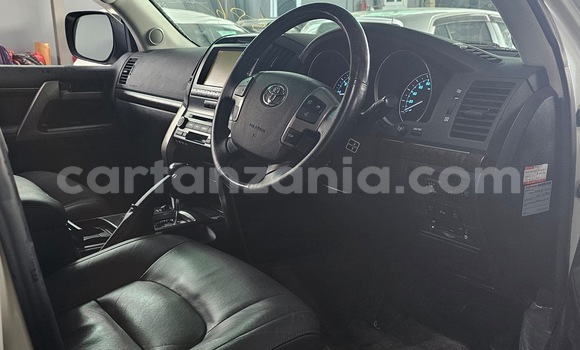 Buy Import Toyota Land Cruiser White Car in Dar es Salaam in Dar es Salaam Buy Import Toyota Land Cruiser White Car in Dar es Salaam in Dar es Salaam