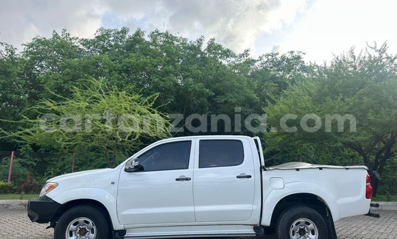 Nunua Ilio tumika Toyota Hilux Nyeupe Gari ndani ya Dar es Salaam nchini Dar es Salaam Nunua Ilio tumika Toyota Hilux Nyeupe Gari ndani ya Dar es Salaam nchini Dar es Salaam