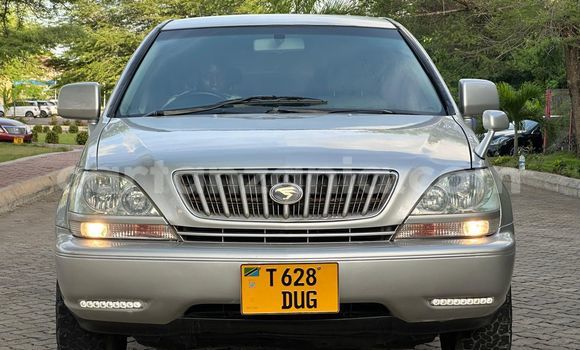 Buy Used Toyota Harrier Silver Car in Dar es Salaam in Dar es Salaam