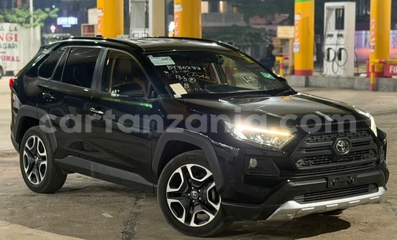 Nunua Imported Toyota RAV4 Nyeusi Gari ndani ya Dar es Salaam nchini Dar es Salaam