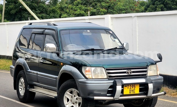 Buy Used Toyota Land Cruiser Prado Green Car in Dar es Salaam in Dar es Salaam
