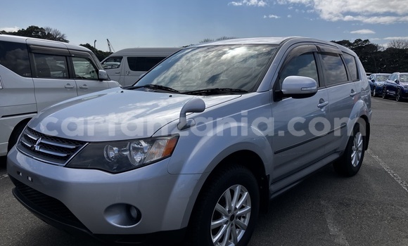 Buy Import Mitsubishi Outlander Silver Car in Dar es Salaam in Dar es Salaam