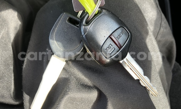 Nunua Imported Mitsubishi Outlander Fedha Gari ndani ya Dar es Salaam nchini Dar es Salaam Nunua Imported Mitsubishi Outlander Fedha Gari ndani ya Dar es Salaam nchini Dar es Salaam