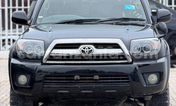 Nunua Imported Toyota Hilux Surf Nyeusi Gari ndani ya Dar es Salaam nchini Dar es Salaam