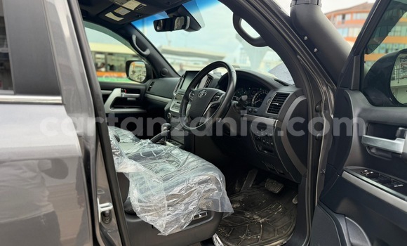 Buy Import Toyota Land Cruiser Other Car in Dar es Salaam in Dar es Salaam Buy Import Toyota Land Cruiser Other Car in Dar es Salaam in Dar es Salaam