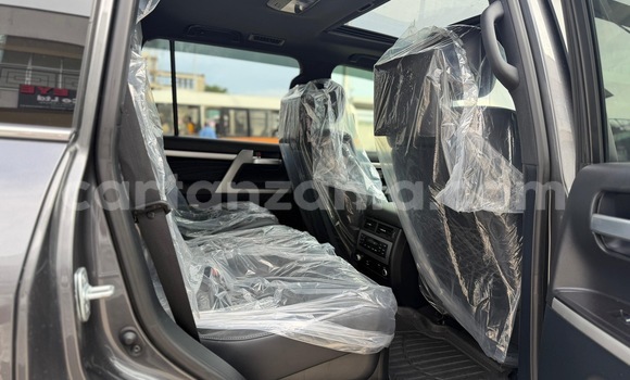 Buy Import Toyota Land Cruiser Other Car in Dar es Salaam in Dar es Salaam Buy Import Toyota Land Cruiser Other Car in Dar es Salaam in Dar es Salaam