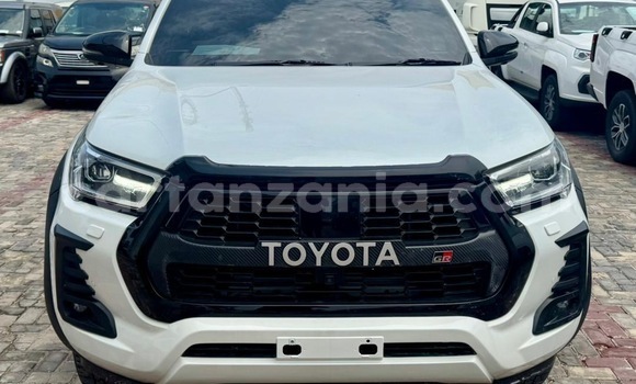 Buy Import Toyota Hilux White Car in Dar es Salaam in Dar es Salaam
