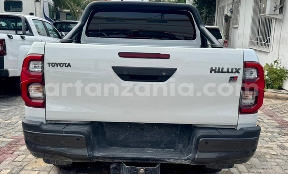 Nunua Imported Toyota Hilux Nyeupe Gari ndani ya Dar es Salaam nchini Dar es Salaam Nunua Imported Toyota Hilux Nyeupe Gari ndani ya Dar es Salaam nchini Dar es Salaam