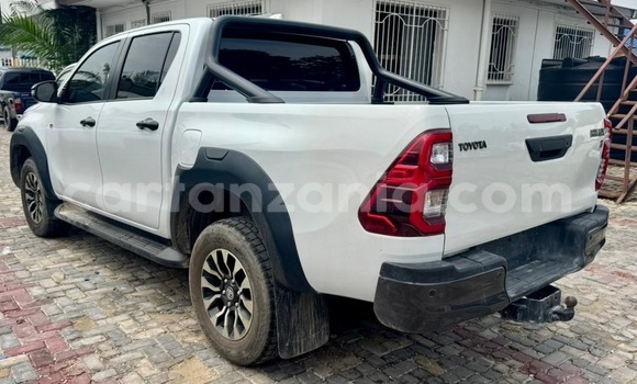 Nunua Imported Toyota Hilux Nyeupe Gari ndani ya Dar es Salaam nchini Dar es Salaam Nunua Imported Toyota Hilux Nyeupe Gari ndani ya Dar es Salaam nchini Dar es Salaam