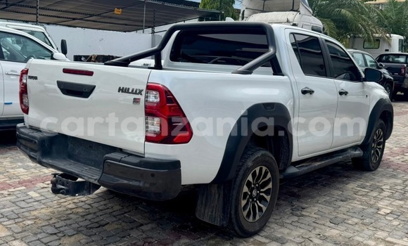 Nunua Imported Toyota Hilux Nyeupe Gari ndani ya Dar es Salaam nchini Dar es Salaam Nunua Imported Toyota Hilux Nyeupe Gari ndani ya Dar es Salaam nchini Dar es Salaam