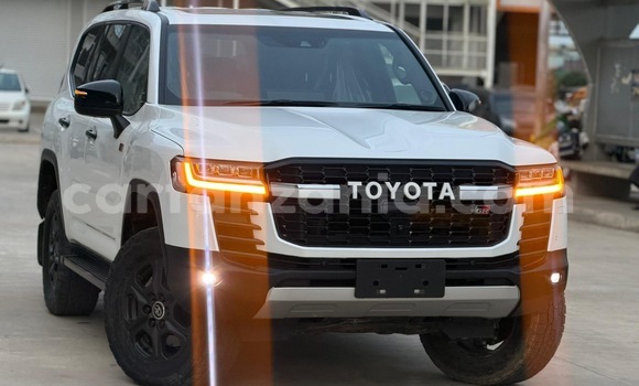 Buy Import Toyota Land Cruiser White Car in Dar es Salaam in Dar es Salaam Buy Import Toyota Land Cruiser White Car in Dar es Salaam in Dar es Salaam