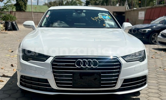 Nunua Imported Audi A7 Nyeupe Gari ndani ya Dar es Salaam nchini Dar es Salaam