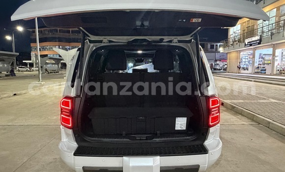 Buy Import Toyota Land Cruiser Prado White Car in Dar es Salaam in Dar es Salaam Buy Import Toyota Land Cruiser Prado White Car in Dar es Salaam in Dar es Salaam