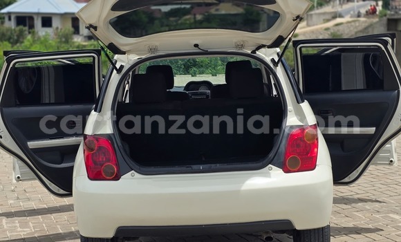 Nunua Ilio tumika Toyota IST Nyeupe Gari ndani ya Dar es Salaam nchini Dar es Salaam Nunua Ilio tumika Toyota IST Nyeupe Gari ndani ya Dar es Salaam nchini Dar es Salaam