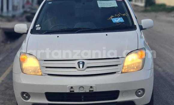 Buy Used Toyota IST White Car in Dar es Salaam in Dar es Salaam