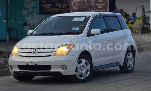 Buy Used Toyota IST White Car in Dar es Salaam in Dar es Salaam Buy Used Toyota IST White Car in Dar es Salaam in Dar es Salaam